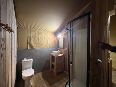 Tente en toile et en bois 5 personnes - tente lodge avec sanitaire SAINT JEAN
