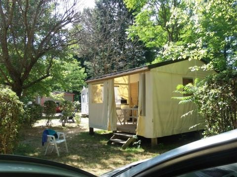 BUNGALOW TOILÉ 4 personnes - Tithome avec sanitaire (sans salle de bain avec WC)