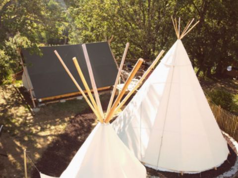 HÉBERGEMENT INSOLITE 10 personnes - Lakota camp
