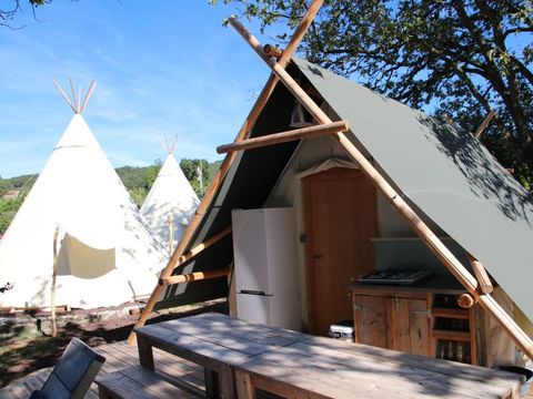 HÉBERGEMENT INSOLITE 10 personnes - Lakota camp
