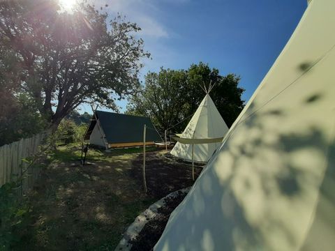 HÉBERGEMENT INSOLITE 10 personnes - Lakota camp