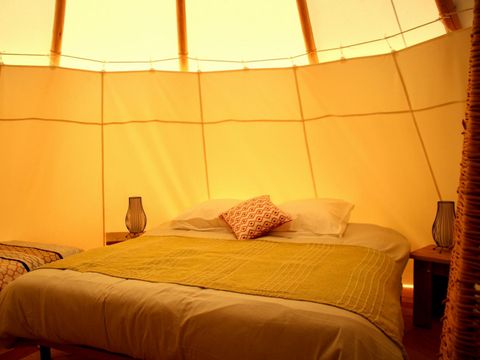 HÉBERGEMENT INSOLITE 10 personnes - Lakota camp