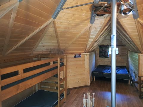 HÉBERGEMENT INSOLITE 4 personnes - Refuge - Esprit cabane - Sans eau ni sanitaire 2/4 places,