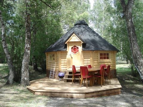 HÉBERGEMENT INSOLITE 6 personnes - Refuge - Esprit cabane - Sans eau ni sanitaire 4/6 places