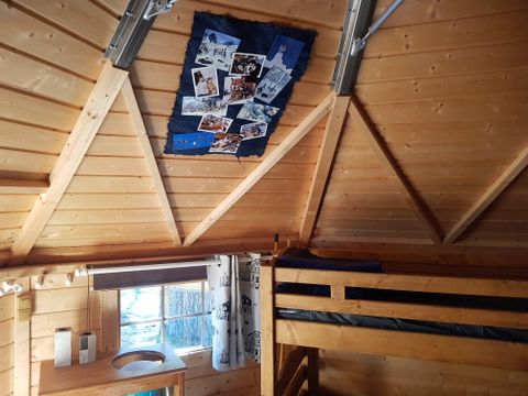 HÉBERGEMENT INSOLITE 6 personnes - Refuge - Esprit cabane - Sans eau ni sanitaire 4/6 places