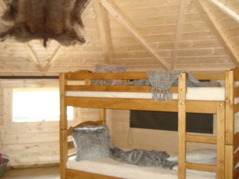 HÉBERGEMENT INSOLITE 6 personnes - Refuge - Esprit cabane - Sans eau ni sanitaire 4/6 places