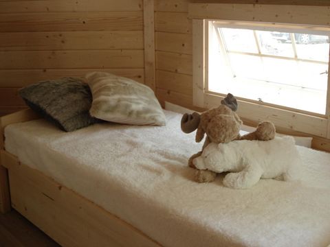 HÉBERGEMENT INSOLITE 6 personnes - Refuge - Esprit cabane - Sans eau ni sanitaire 4/6 places