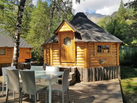 HÉBERGEMENT INSOLITE 6 personnes - Refuge - Esprit cabane - Sans eau ni sanitaire 4/6 places