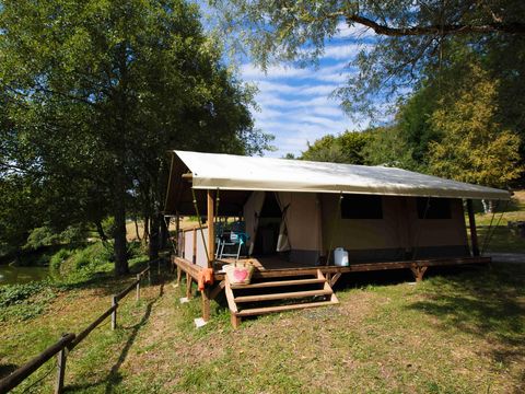 Tente en toile et en bois 5 personnes - Grande Lodge Nature et Luxe