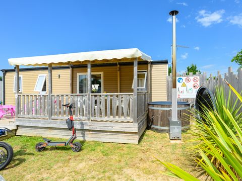 MOBILHOME 7 personnes - Premium  Jardin- 38.5m² - 3 chambres - 2 SDB - Bain Nordique MOBILHOME 7 personnes - Premium  Jardin- 38.5m² - 3 chambres - 2 SDB - Bain Nordique