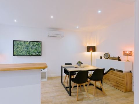 APPARTEMENT 4 personnes -  Embrun - 1 Chambre - Climatisé- Terrasse privative - 4 personnes - Au coeur de Portbail - Accès piscine - En dehors du camping