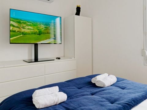 APPARTEMENT 4 personnes -  Embrun - 1 Chambre - Climatisé- Terrasse privative - 4 personnes - Au coeur de Portbail - Accès piscine - En dehors du camping