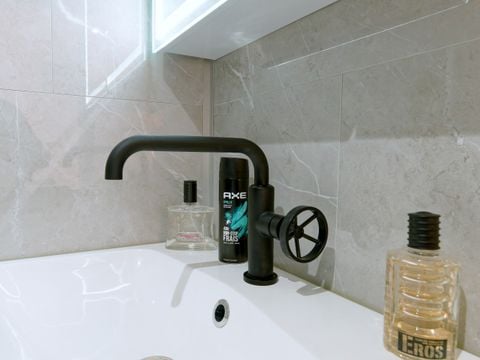 APPARTEMENT 4 personnes -  Embrun - 1 Chambre - Climatisé- Terrasse privative - 4 personnes - Au coeur de Portbail - Accès piscine - En dehors du camping