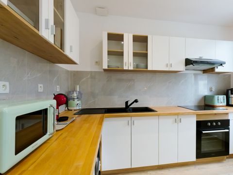 APPARTEMENT 4 personnes -  Embrun - 1 Chambre - Climatisé- Terrasse privative - 4 personnes - Au coeur de Portbail - Accès piscine - En dehors du camping