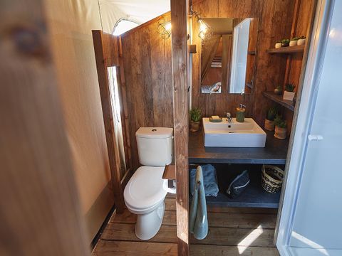 TENTE TOILE ET BOIS 4 personnes - Cabane Confort Lodge sur pilotis 32m²