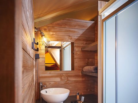 TENTE TOILE ET BOIS 5 personnes - Lodge sur pilotis Confort+ 46m²