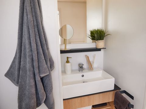 MOBILHOME 6 personnes - NEST 33 LUXE- 3 chambres Clim + TV