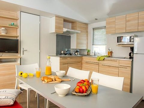 Mobilhome 6 personnes - Classic XL | 2 Ch. | 4/6 Pers. | Terrasse surélevée | TV