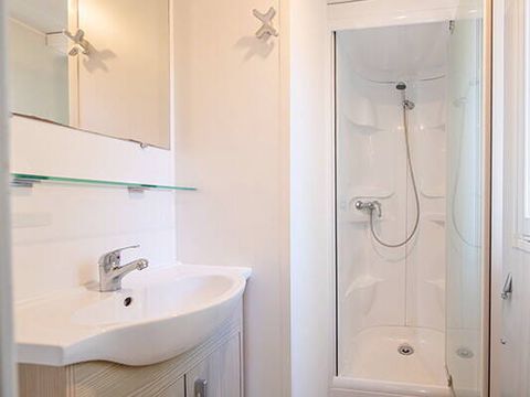 MOBILHOME 6 personnes - Classique | 2 Chambres | 4/6 Couchages | Petite Terrasse | 1 Salle de bain | TV