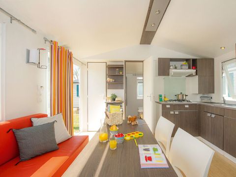 Mobilhome 6 personnes - Mobil-home | Classic | 3 Ch. | 6 Pers. | Terrasse surélevée | TV