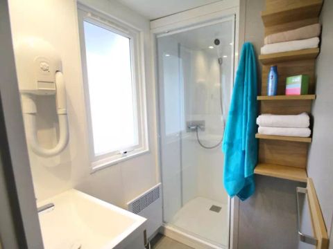 MOBILHOME 4 personnes - Confort 2 chambres Loggia - Terrasse semi couverte 
