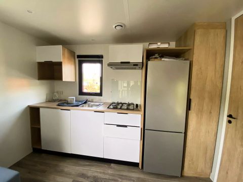 MOBILHOME 2 personnes - Premium 2 Pièces 2 Personnes Climatisé + TV