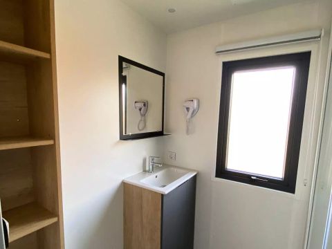 MOBILHOME 2 personnes - Premium 2 Pièces 2 Personnes Climatisé + TV