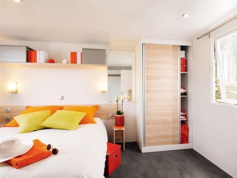 Mobilhome 4/5 personnes - Life - PMR 32 m² - 2 chambres - TV - Lave-vaisselle