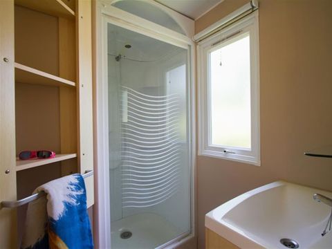 Mobilhome 4/5 personnes - Loggia 26 m² - 2 chambres - TV