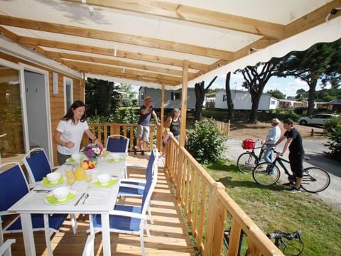 MOBILHOME 4 personnes - Confort 28m² - 2 chambres - Terrasse couverte - TV - lave-vaisselle