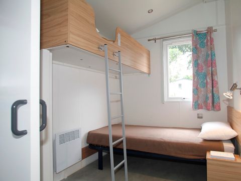 MOBILHOME 4 personnes - Confort PMR 29m² - 2 chambres - Terrasse couverte - TV