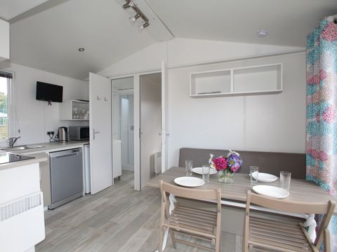 MOBILHOME 7 personnes - Confort 29m² - 3 chambres - Terrasse couverte - TV - lave-vaisselle