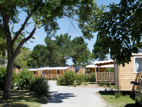 MOBILHOME 7 personnes - Premium 34m² - 3 chambres - Terrasse couverte - TV - lave-vaisselle - draps - serviettes