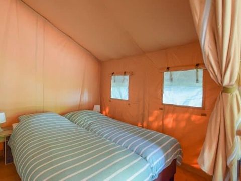 Tente en toile et en bois 5 personnes - LODGE NATURE 35 m²