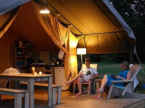 Tente en toile et en bois 5 personnes - LODGE NATURE 35 m²