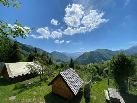 HÉBERGEMENT INSOLITE 2 personnes - Hutte MARMOTTE - Pas de cuisine, pas de sanitaires (ni WC, ni salle de bain)