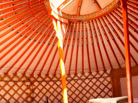 TENTE 4 personnes - Yourte RENARD - Pas de cuisine, pas de sanitaires (ni WC, ni salle de bain)