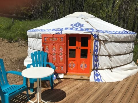 TENTE 4 personnes - Yourte RENARD - Pas de cuisine, pas de sanitaires (ni WC, ni salle de bain)