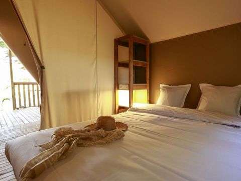 Tente en toile et en bois 4 personnes - Tente Lodge Confort sans sanitaire - 2 chambres