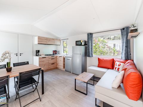 Mobilhome 4 personnes - Premium 31m² - 2 chambres - Lave Vaisselle - Terrasse semi-couverte 15m²