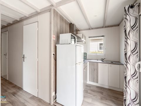 Chalet 4 personnes - Confort 26.5m² - 2 chambres - Terrasse couverte - TV