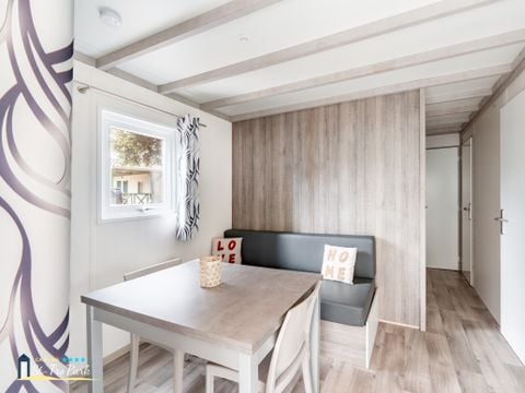 Chalet 4 personnes - Confort 26.5m² - 2 chambres - Terrasse couverte - TV
