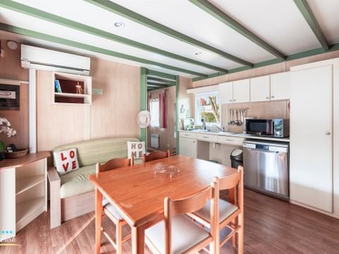 MOBILHOME 4 personnes - Premium 32m² (2 chambres) réservé aux personnes à mobilité réduite avec climatisation
