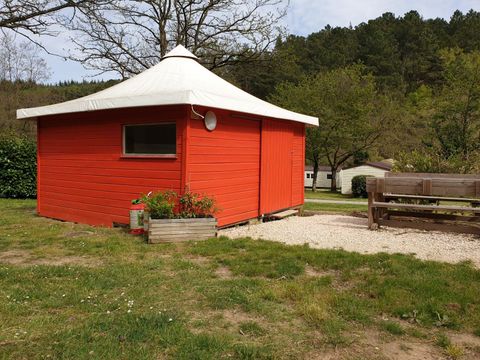 Tente en toile et en bois 4 personnes - La Cabane 16m² (2 chambres) sans sanitaires 4 pers