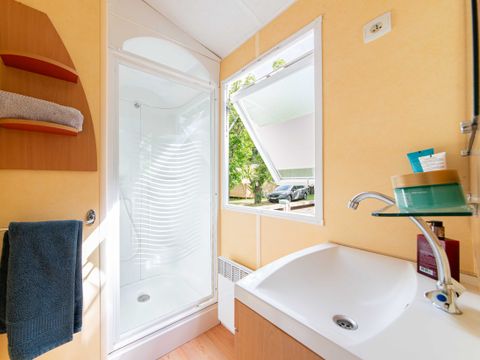 MOBILHOME 7 personnes - Mobil-home 5/7 places. TV 5/7 pers