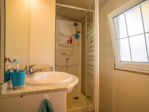 MOBILHOME 8 personnes - Mobil-home 6/8 places, 32m² (3 Chambres). TV 6/8 pers
