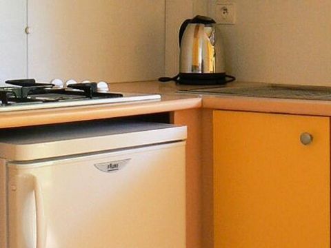 MOBILHOME 4 personnes - Mobil Home 3 Pièces 4 Personnes (3 Adultes et 1 Bébé) + TV