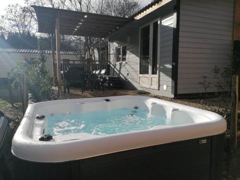 CHALET 5 personnes - Chalet avec Spa 5 places, climatisé, lave vaisselles et TV 5 pers