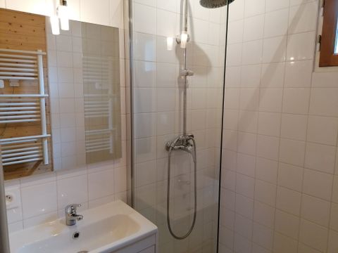 CHALET 5 personnes - Chalet avec Spa 5 places, climatisé, lave vaisselles et TV 5 pers