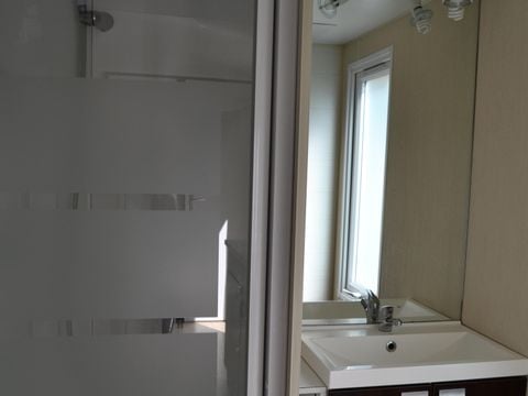 MOBILHOME 5 personnes - Grand Confort 3 Pièces 5 Personnes Climatisé + TV